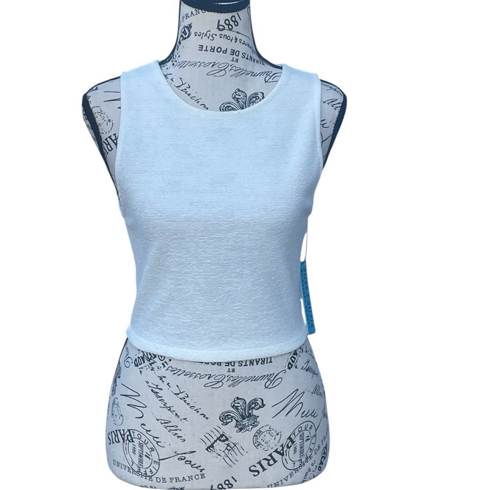 Alice + Olivia White Textured White Crop Top, Zip Back Closure, Size XS,‎ NWT